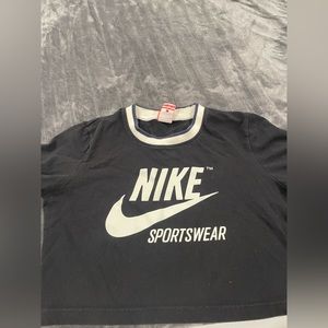 Crop nike shirt Large